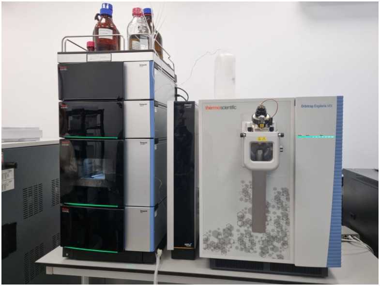 Внешний вид. Хроматограф жидкостный с масс-спектрометрическим детектором Orbitrap Exploris MX и детектором на диодной матрице, http://oei-analitika.ru рисунок № 1