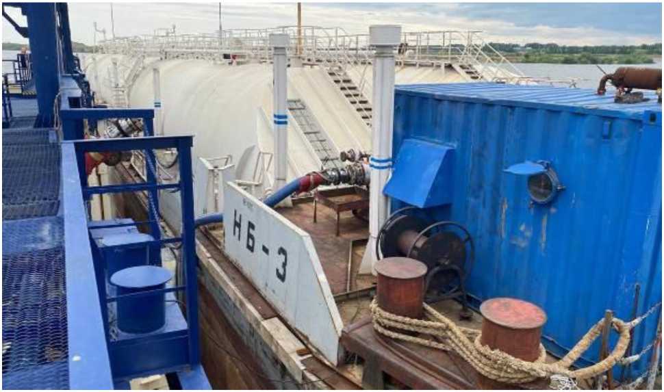 Внешний вид. Резервуары (танки) стальные горизонтальные цилиндрические нефтеналивной баржи НБ-3, http://oei-analitika.ru рисунок № 2